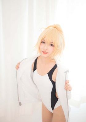 我让最想被拥抱的男人威胁了